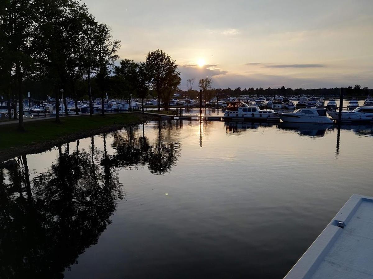 Hausboot Leukermeer Well Well  Dış mekan fotoğraf